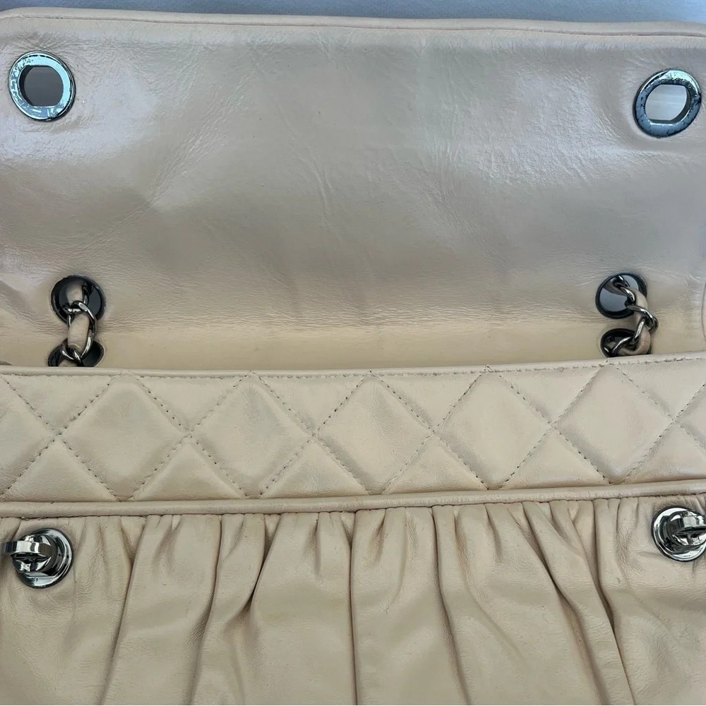 Chanel Quilted Shoulder Bag - Picture 10 of 10